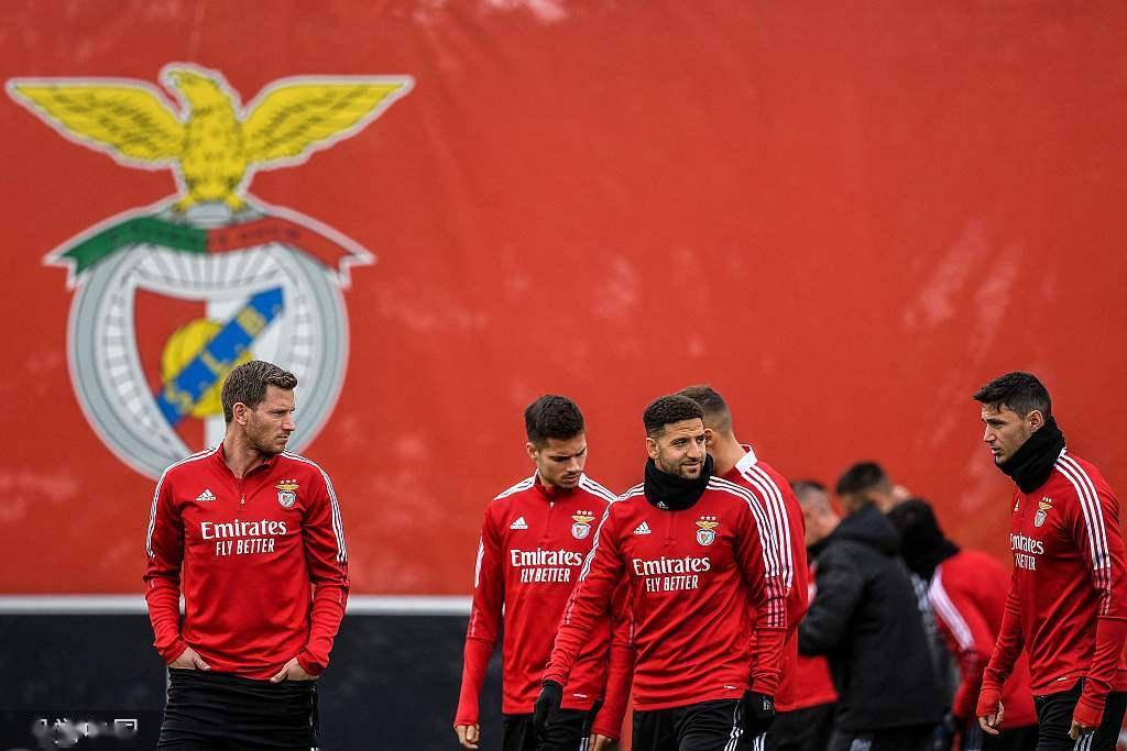 今晨欧联焦点战，本菲卡防线松动，信心回归，医务组通报恢复的简单介绍